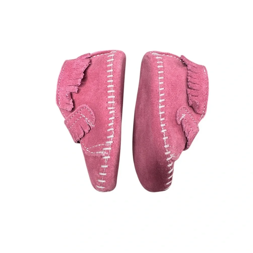 Minnetonka Kids Moccasins in‎ Pink Suede